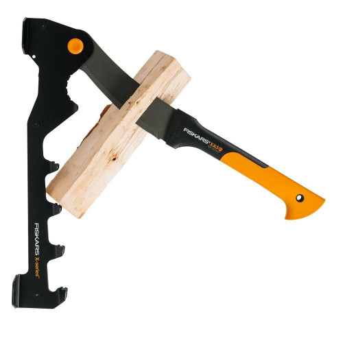 Fiskars X-Series falra szerelhető fahasító készlet és bozótvágó 1079159 Fiskars X-Series falra szerelhető fahasító készlet és bozótvágó 1079159