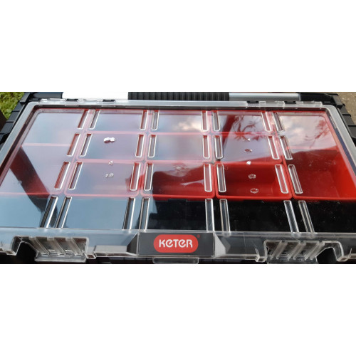 KIÁRUSÍTÁS KETER CANTILEVER PRO szerszámosláda 22" 237785 (17187311) SÉRÜLT