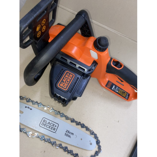 Black & Decker GKC1825L20 Akkumulátoros láncfűrész, Li-Ion, 2.0Ah, 25cm
