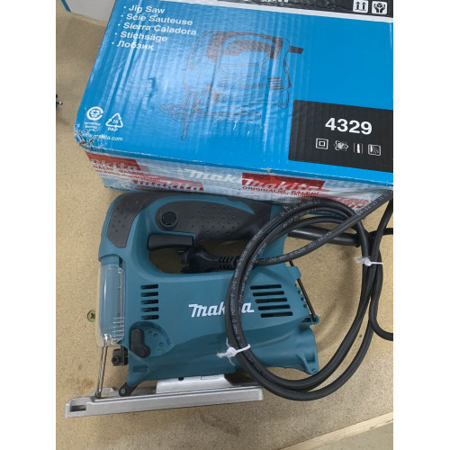 Makita 4329 szúrófűrész 450W