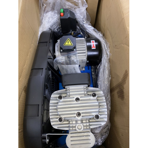 KIÁRUSÍTÁS GÜDE Kompresszor 580/10/100 EU 400 V 50073 SZERVIZELT
