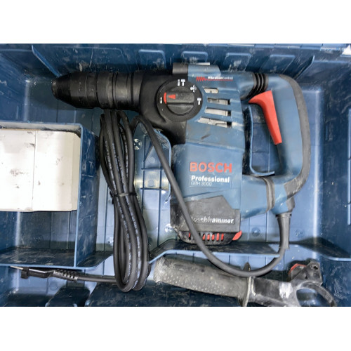 KIÁRUSÍTÁS Bosch GBH 3000 fúrókalapács 800W/3,1J, 061124A006 SZERVIZELT, HASZNÁLT