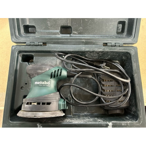 KIÁRUSÍTÁS Metabo FSX 200 Intec Excentercsiszoló (240W/125mm) 609225500 SZERVIZELT