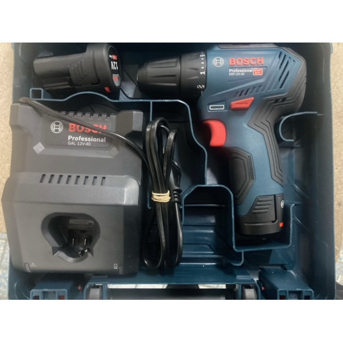 KIÁRUSÍTÁS BOSCH GSR 12V-30 akkus fúrócsavarozó 12V 2x2,0Ah 06019G9000 SZERVIZELT