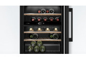 Bosch Serie 6 Beépített borhűtő 81.8 x 59.8 cm KUW21AHG0