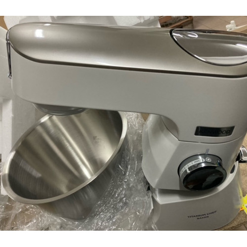 KIÁRUSÍTÁS Kenwood Titanium Chef Baker Konyhai robotgép KVC65.001WH KIPRÓBÁLT