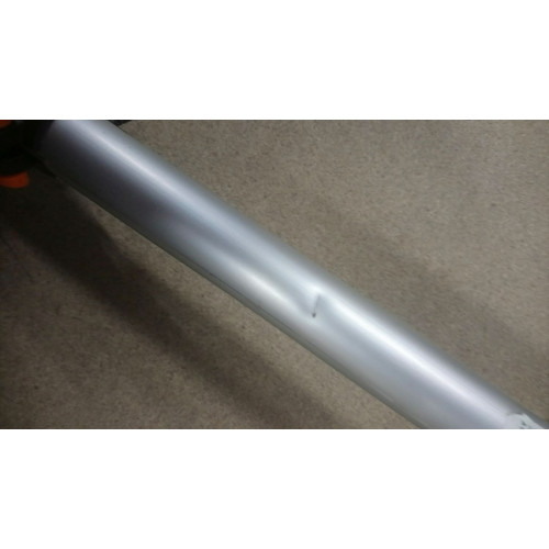 KIÁRUSÍTÁS Fiskars PowerGear™ X UPX86 teleszkópos ágvágó, 230 - 410 cm 1023624 SÉRÜLT