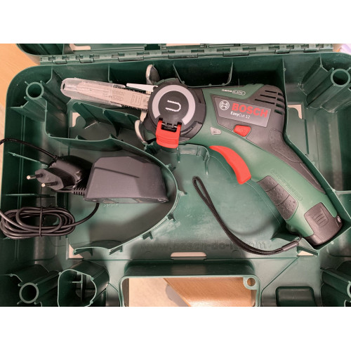 KIÁRUSÍTÁS BOSCH akkus Nanoblade fűrész EasyCut 12 12V 2,5Ah 06033C9020 HASZNÁLT