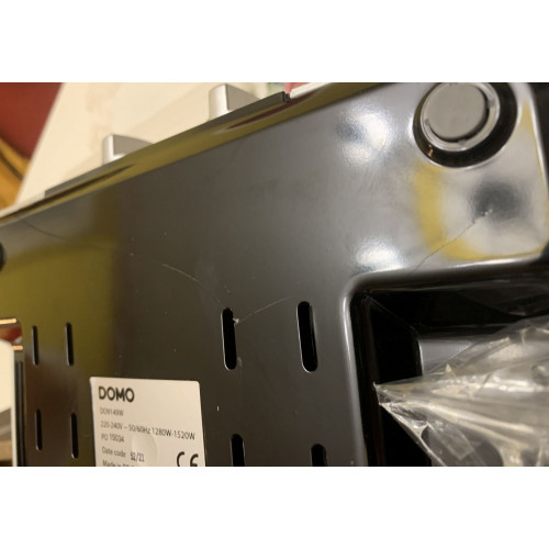 KIÁRUSÍTÁS DOMO gofrisütő, 4x7, 1400W DO9149W SÉRÜLT