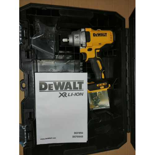 DeWALT AKKUS ÜTVECSAVAROZÓ ALAPGÉP DCF894NT-XJ