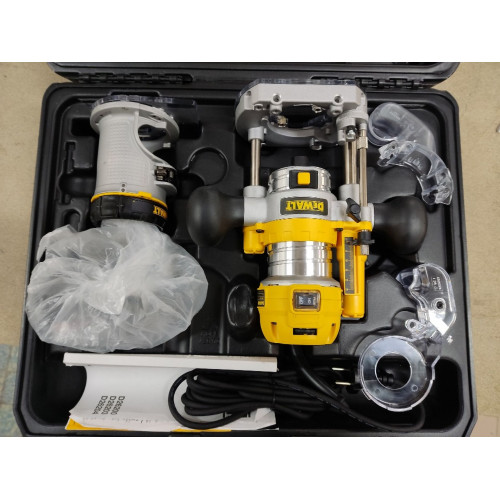 DeWALT Felsőmaró/szélezőmaró 2IN1 900 W D26204K