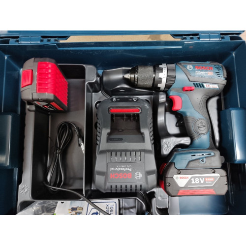 BOSCH GSB 18V-60 C Ütvefúró- és csavarozó 2x 5Ah, Li-Ion akkuval, 06019G2100