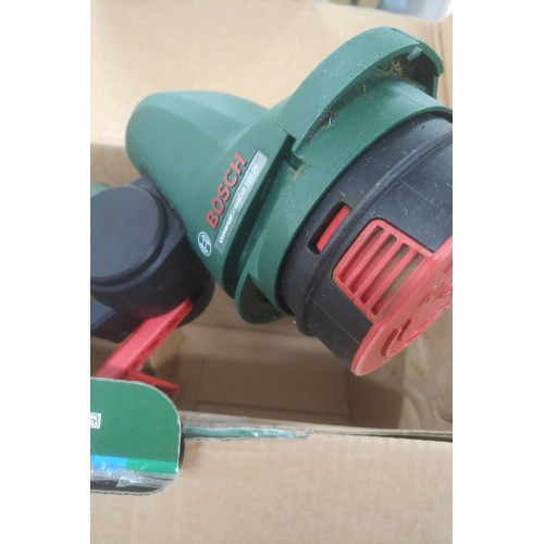 KIÁRUSÍTÁS BOSCH UniversalGrassCut 18V–260 Akkus szegélynyíró 06008C1D04 HASZNÁLT