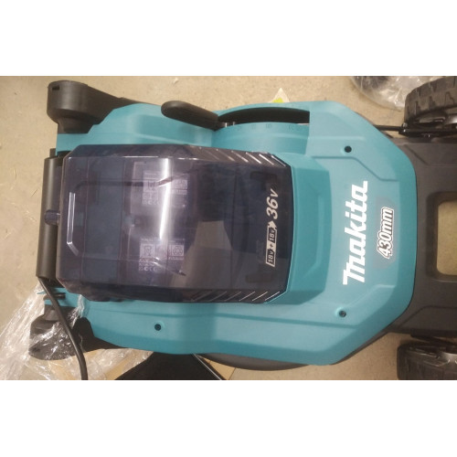 KIÁRUSÍTÁS Makita DLM432PT2 akkus fűnyíró 430mm Li-ion LXT (2x5,0Ah/18V) SZERVIZELT KIÁRUSÍTÁS Makita DLM432PT2 akkus fűnyíró 430mm Li-ion LXT (2x5,0Ah/18V) SZERVIZELT