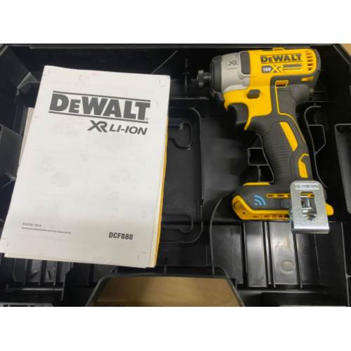 KIÁRUSÍTÁS DeWALT DCF888NT Akkus ütvecsavarozó 1/4'' 205Nm/18V/akku nélkül Tstak KIPRÓBÁLT