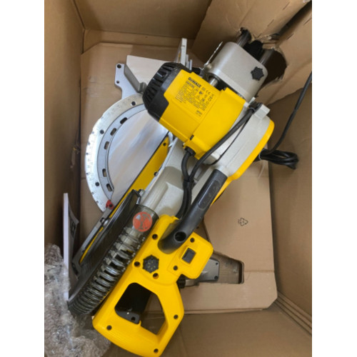KIÁRUSÍTÁS DeWALT DWS780-QS Gérvágó fűrész (1675W/305mm) KICSOMAGOLT