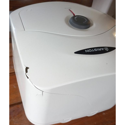 KIÁRUSÍTÁS ARISTON ANDRIS R 15 Elektromos tárolós vízmelegítő, 1,2kW 3100333 SÉRÜLT