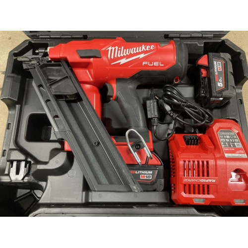 Milwaukee M18 FFN-502C Akkus szögbelövő 2x5.0 Ah, Koffer 4933471404