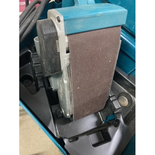 Makita 9404J szalagcsiszoló, 100 x 610 mm, 1010 W, Makpac