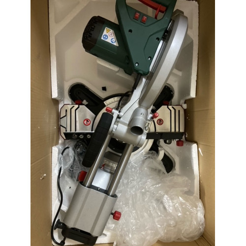 Metabo KGS 305 M Fejező és gérvágó fűrész húzófunkcióval (1600W/305mm) 619305000