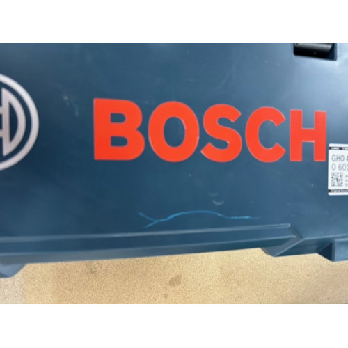 KIÁRUSÍTÁS Bosch GHO 40-82 C gyalu L-boxxban (850W/82mm) 060159A76A SÉRÜLT KOFFER