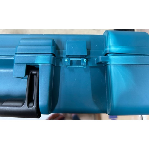 KIÁRUSÍTÁS Makita HR2470X16 SDS-Plus,fúró -vésőkalapács 2,4J, 780W+D-46361 SÉRÜLT KOFFER
