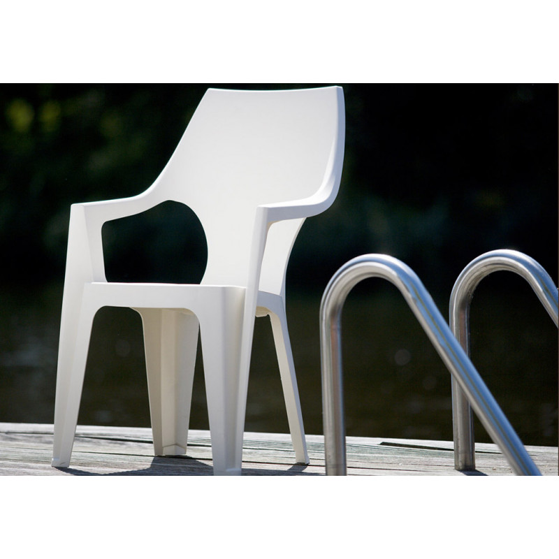 ALLIBERT DANTE kartámaszos magas támlás műanyag kerti szék